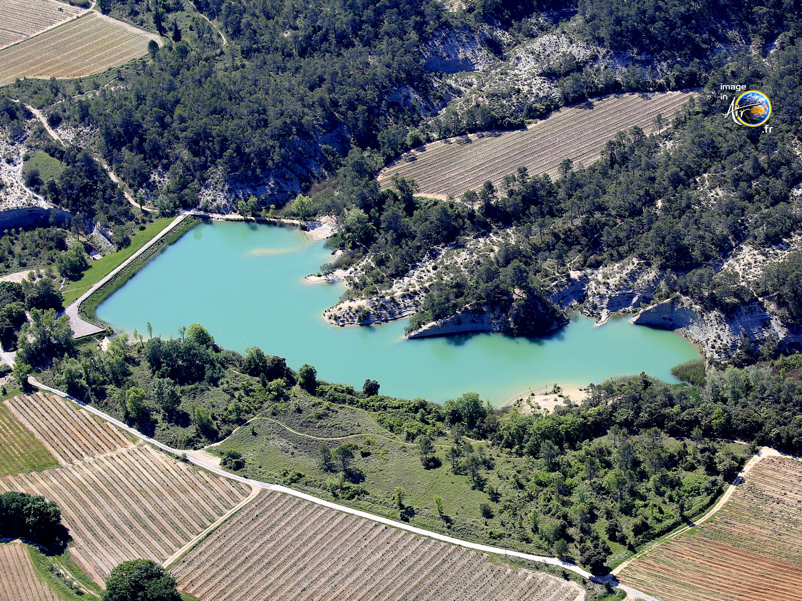 Photo aérienne du Lac de Claret