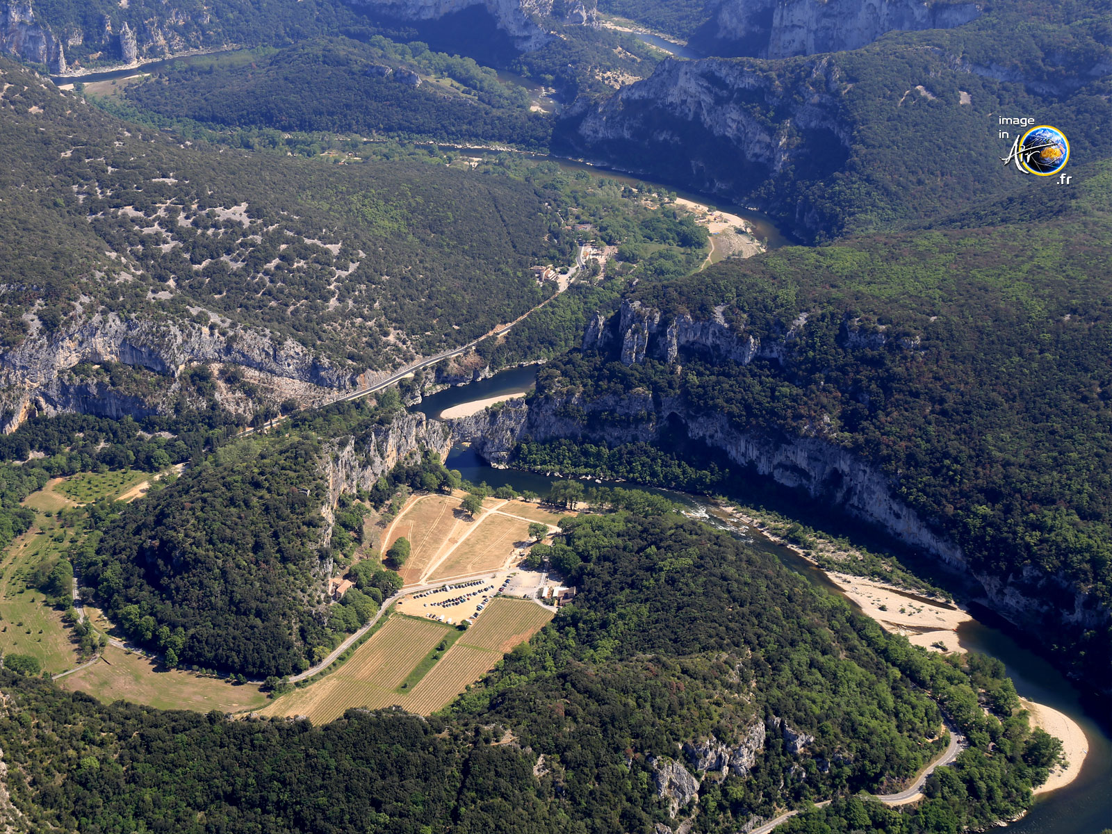 Photo aérienne du pont d'Arc