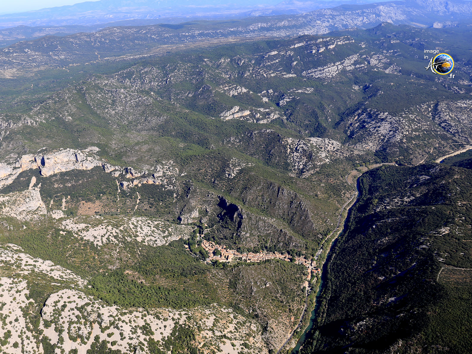 Photo aérienne de Saint Guilhem le désert